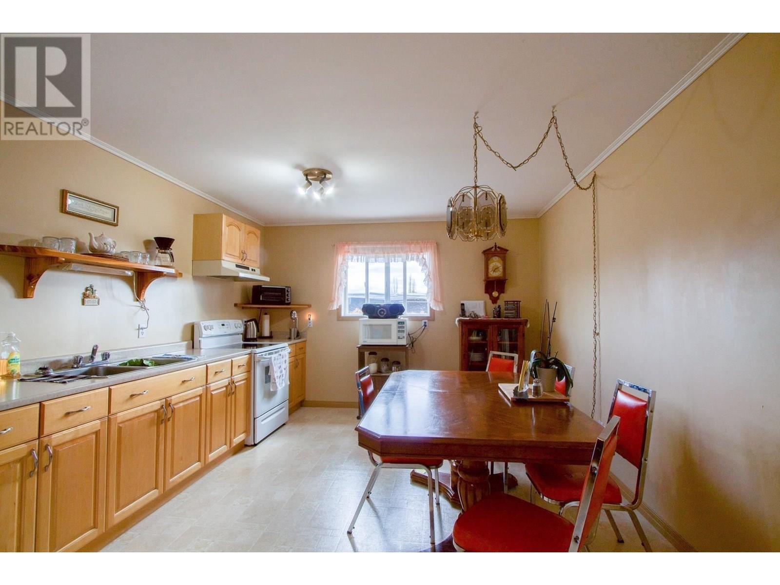 3988 S Cariboo 97 Highway, Lac La Hache, BC - Indoor