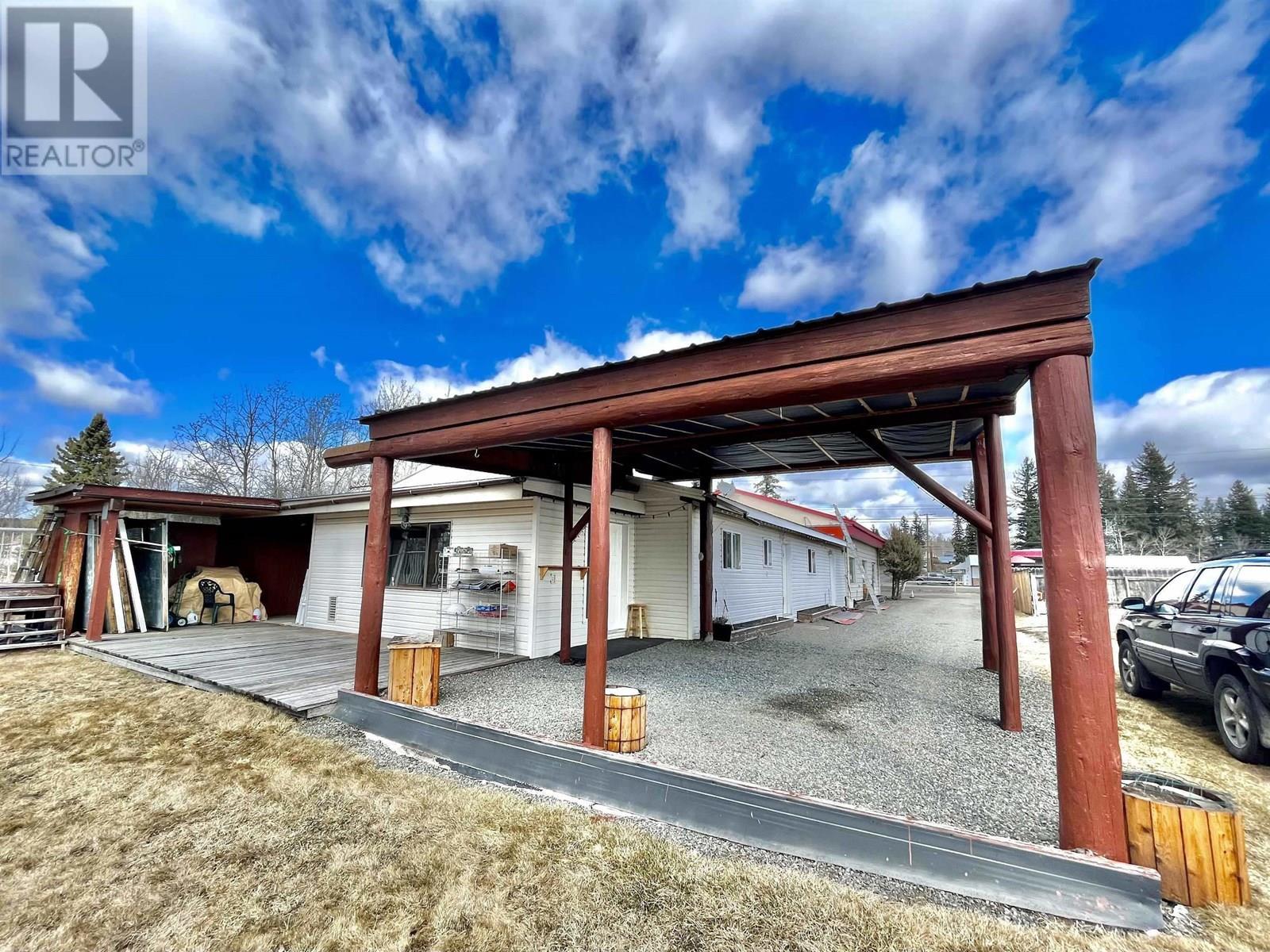 3988 S Cariboo 97 Highway, Lac La Hache, BC - Outdoor