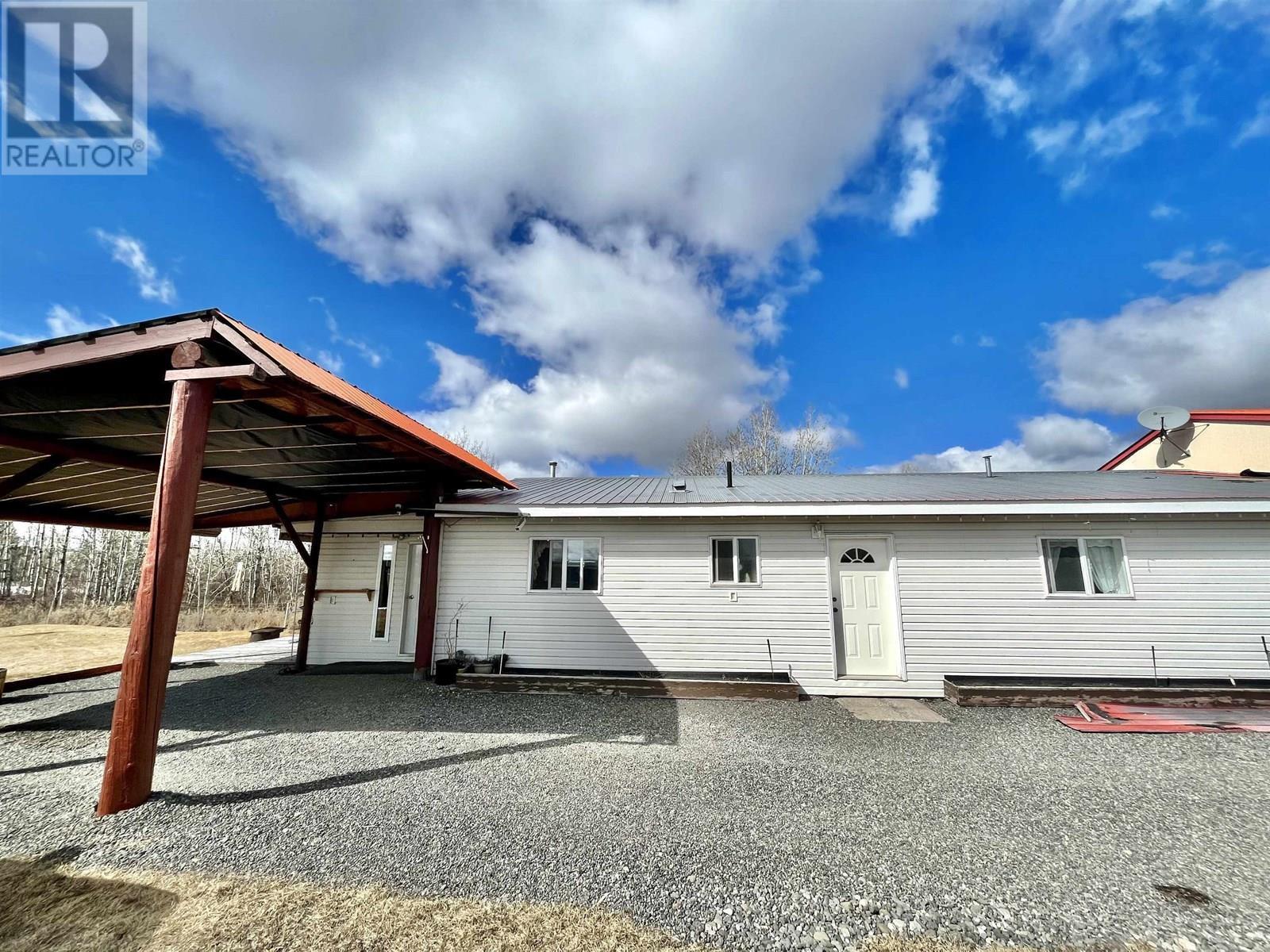 3988 S Cariboo 97 Highway, Lac La Hache, BC - Outdoor