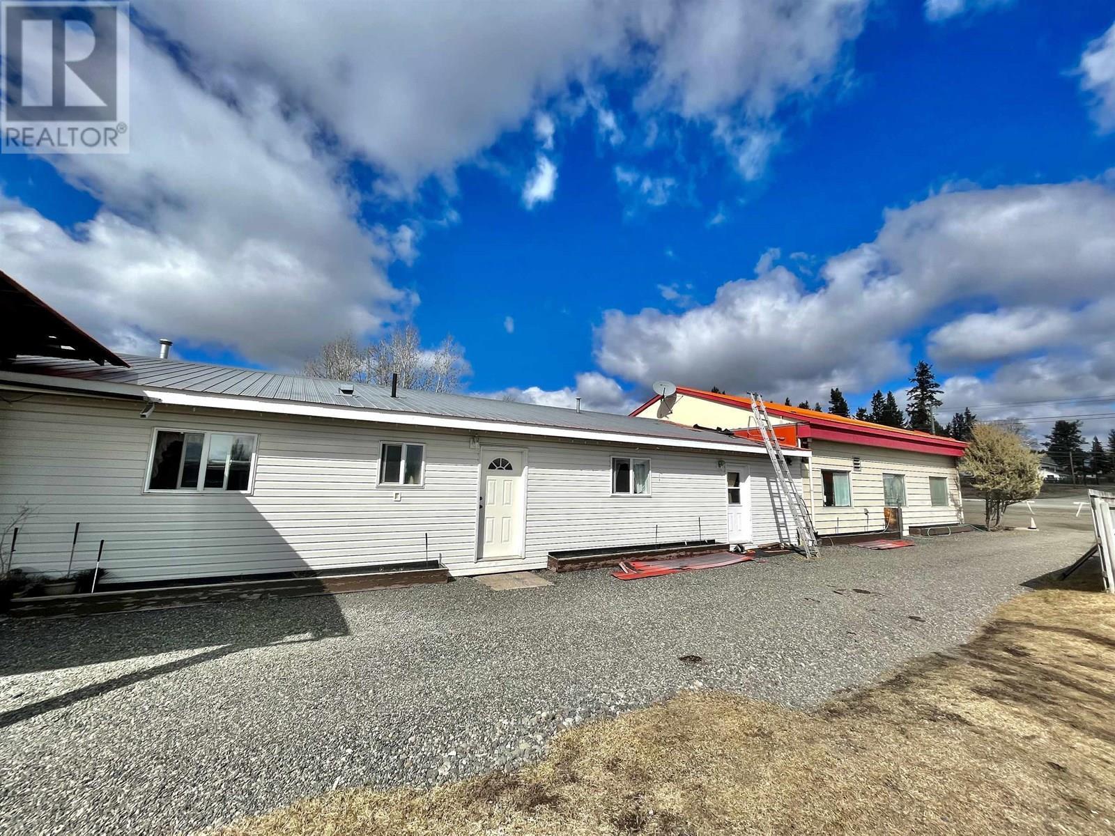3988 S Cariboo 97 Highway, Lac La Hache, BC - Outdoor
