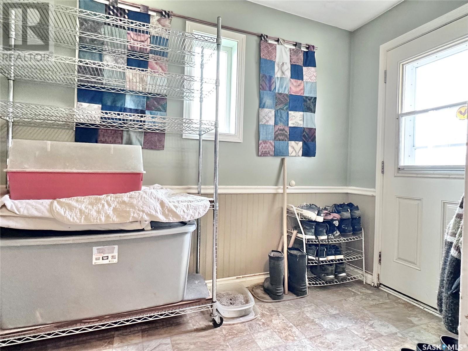 Hussey Acreage, Marriott Rm No. 317, SK - Indoor