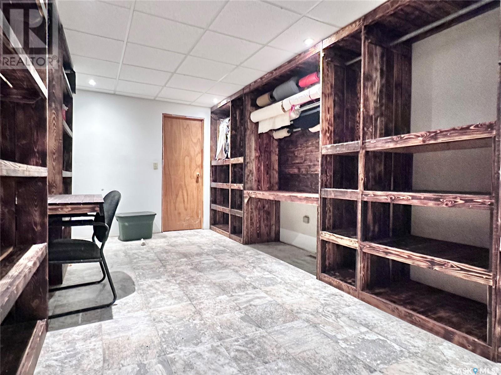 Hussey Acreage, Marriott Rm No. 317, SK - Indoor