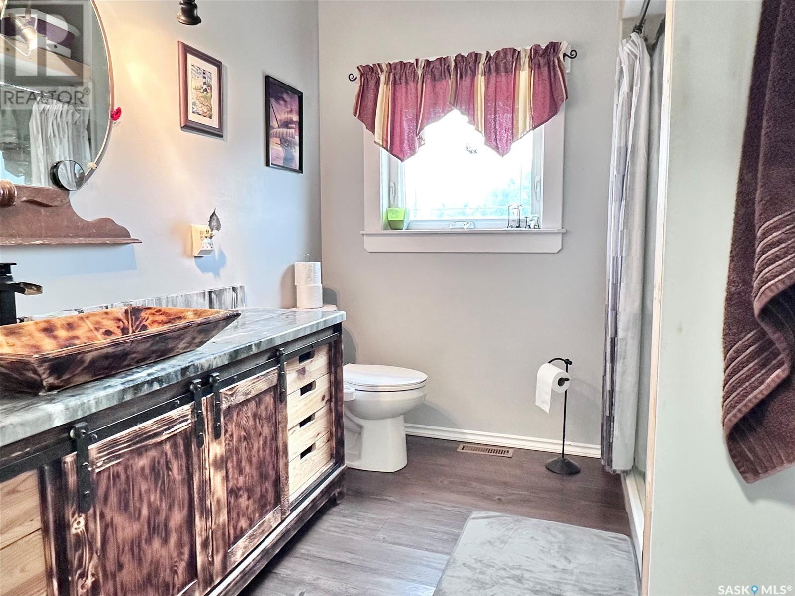 Hussey Acreage, Marriott Rm No. 317, SK - Indoor Photo Showing Bathroom