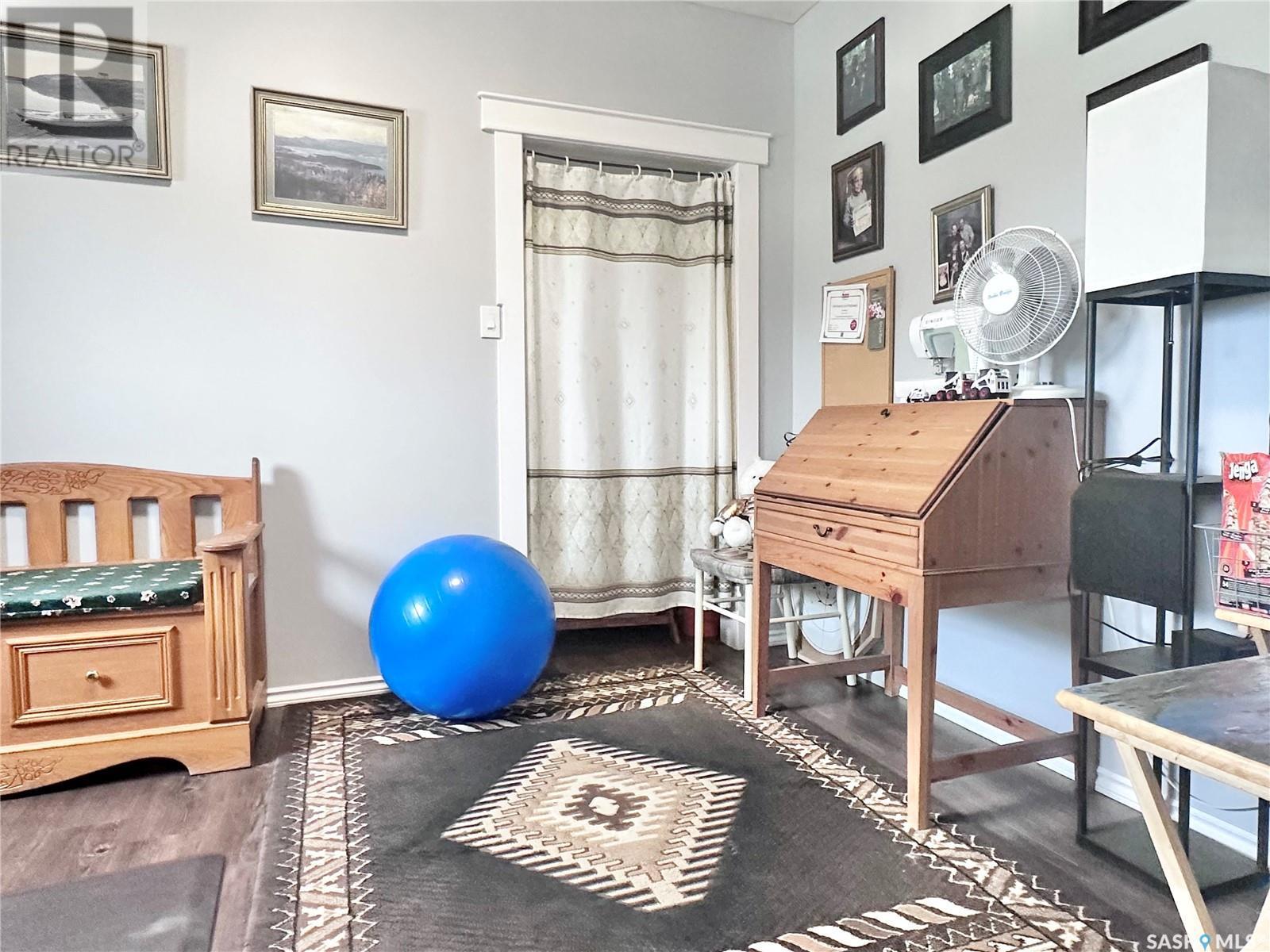 Hussey Acreage, Marriott Rm No. 317, SK - Indoor