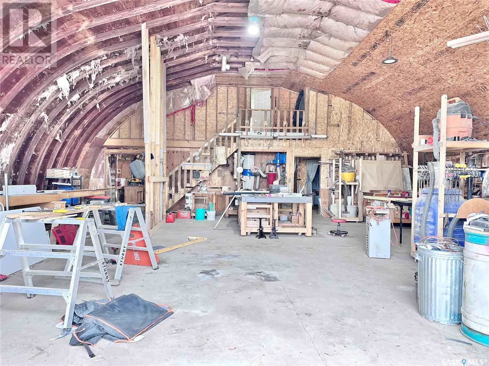 Hussey Acreage, Marriott Rm No. 317, SK - Indoor