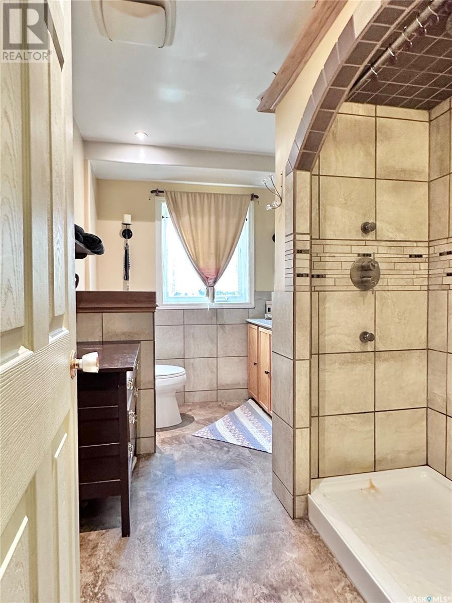 Hussey Acreage, Marriott Rm No. 317, SK - Indoor Photo Showing Bathroom