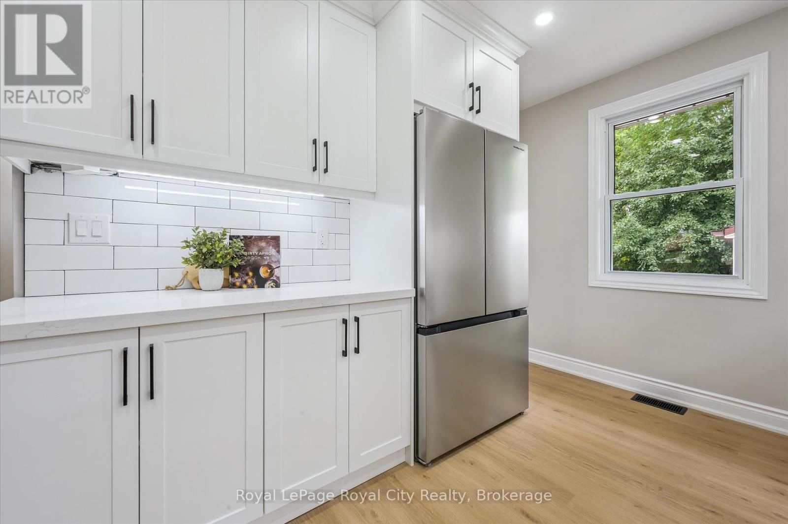 56 Dover Street, Waterloo, ON - Indoor Photo Showing Kitchen