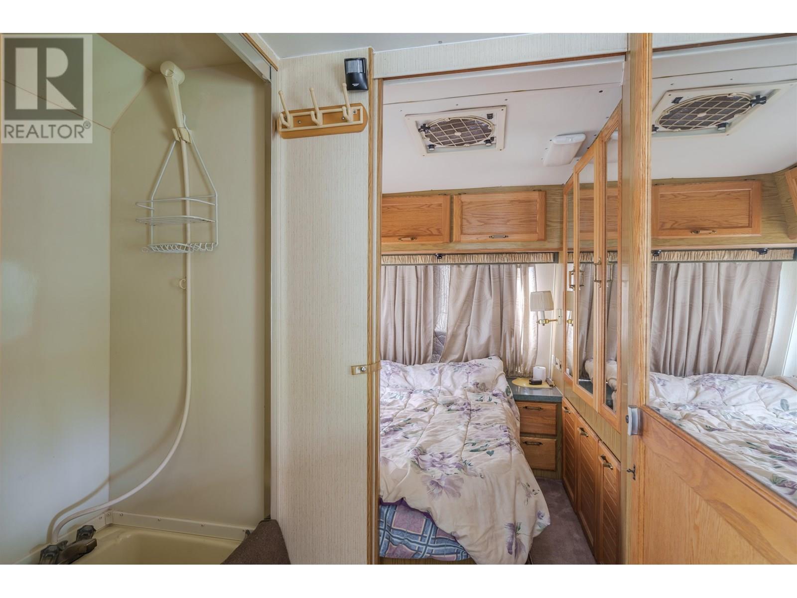 4778 Binnie Road, Lac La Hache, BC - Indoor