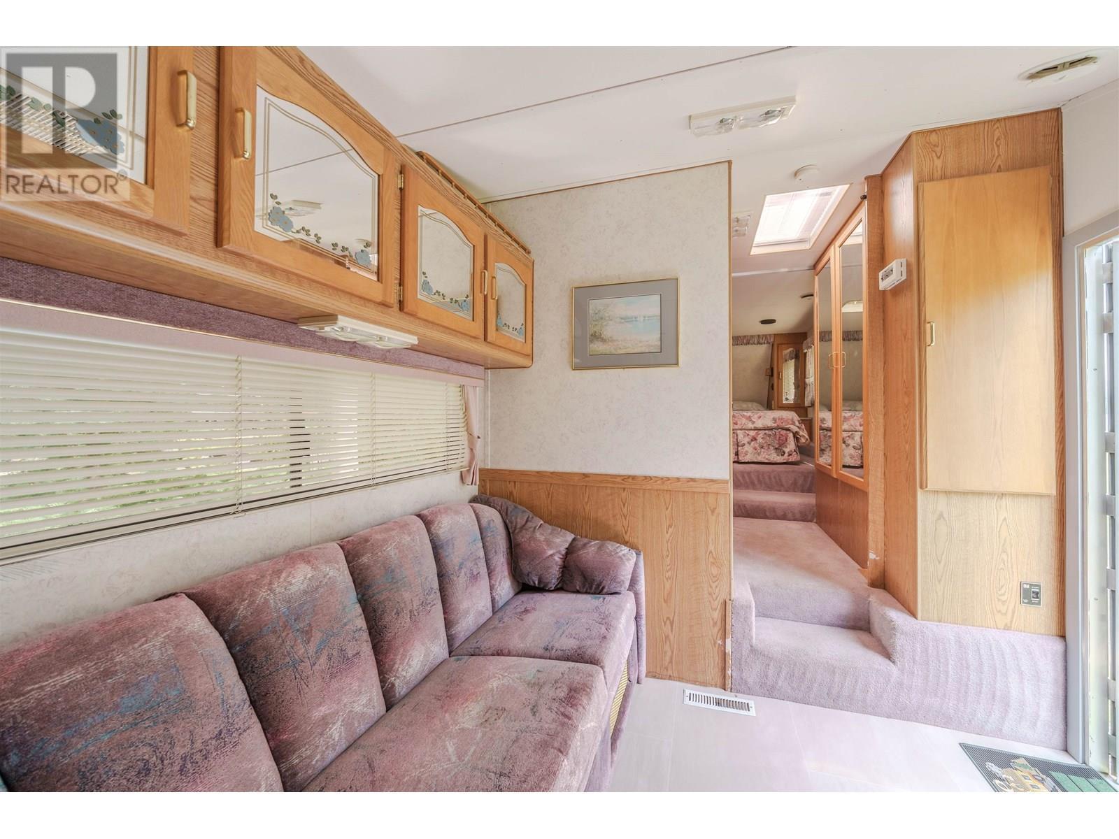 4778 Binnie Road, Lac La Hache, BC - Indoor