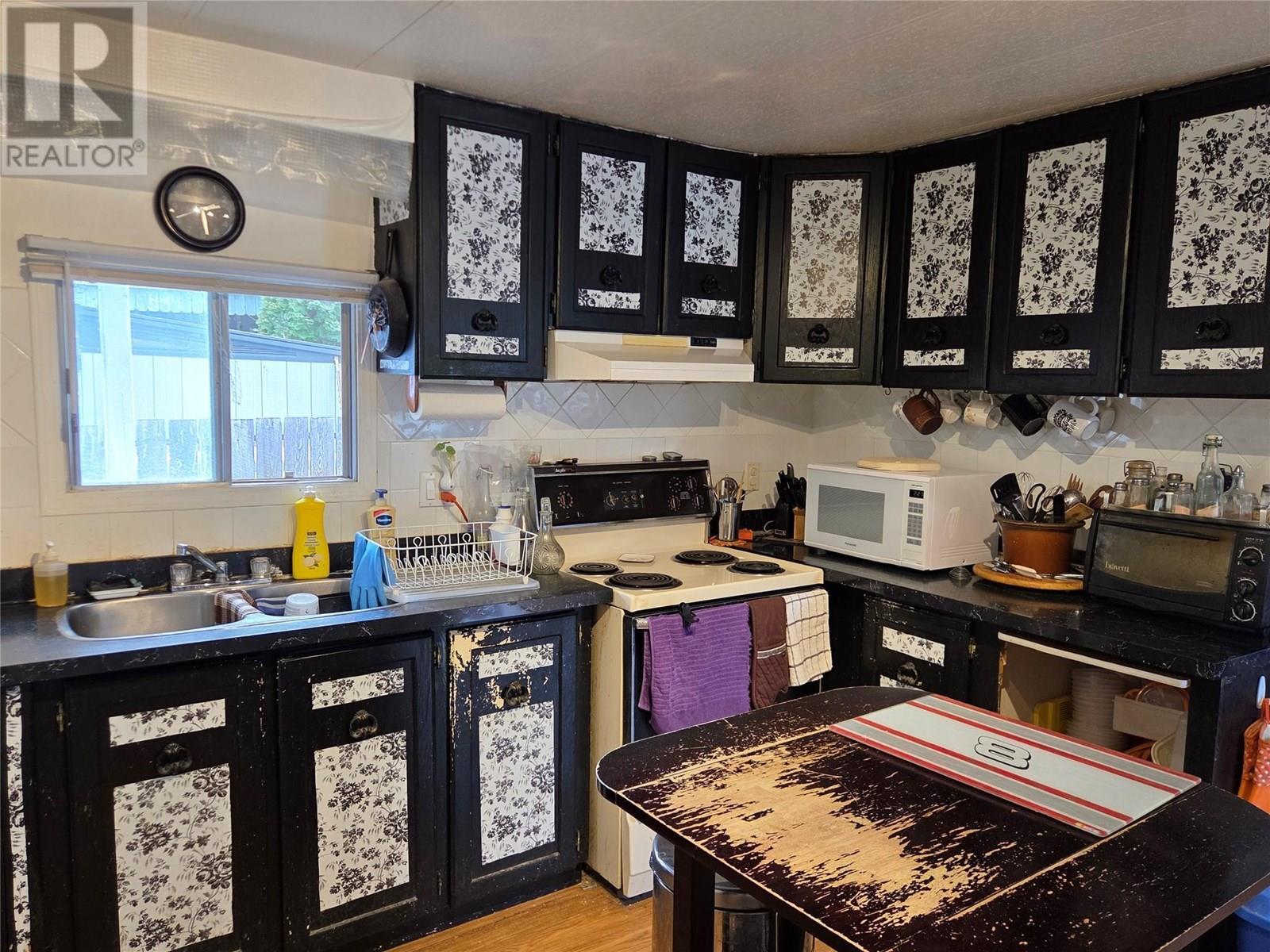 1529 Main Street, Keremeos, BC