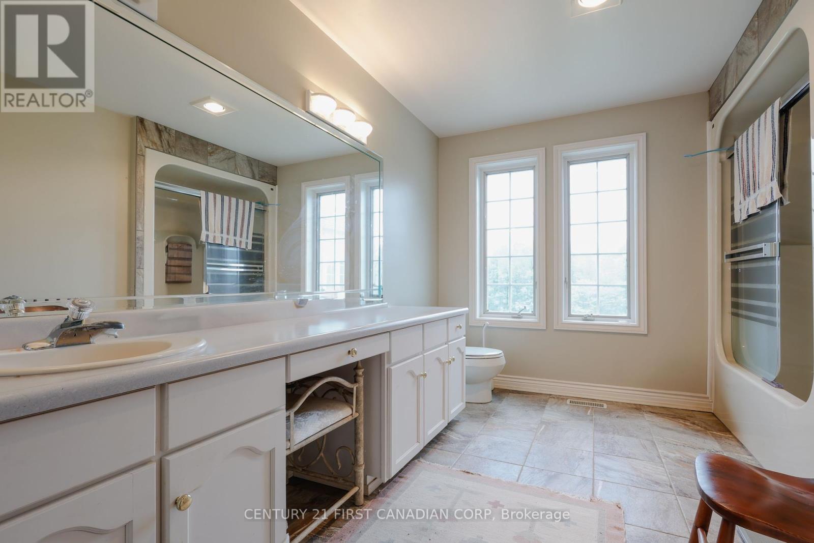 3480 Cuddy Drive, Adelaide Metcalfe, ON