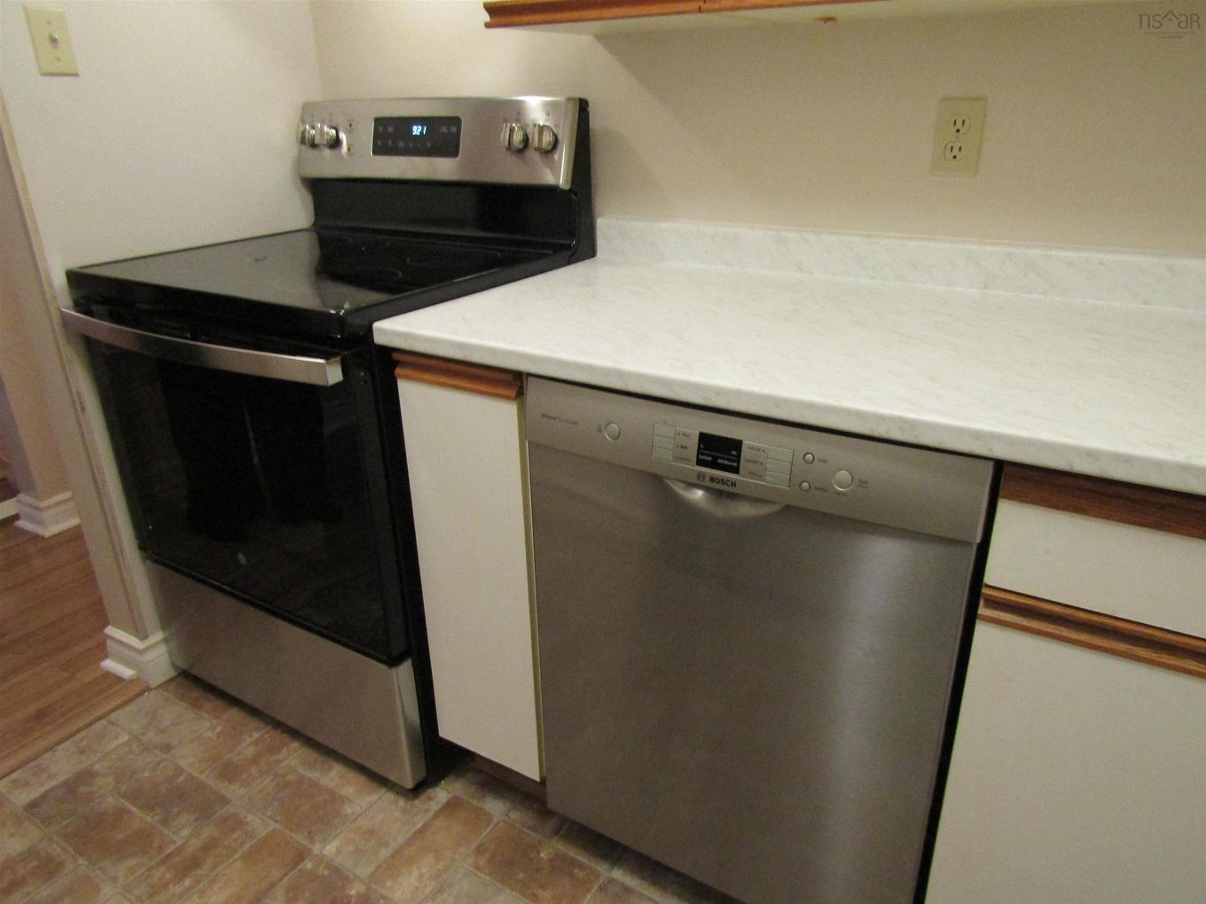 13 5 Rose Way, Dartmouth, NS