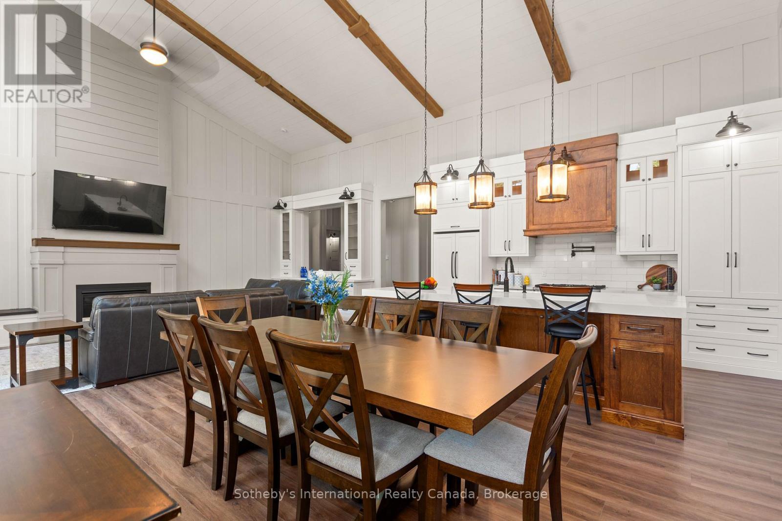 103 Whites Falls Road, Georgian Bay (Baxter), ON - Indoor Photo Showing Dining Room