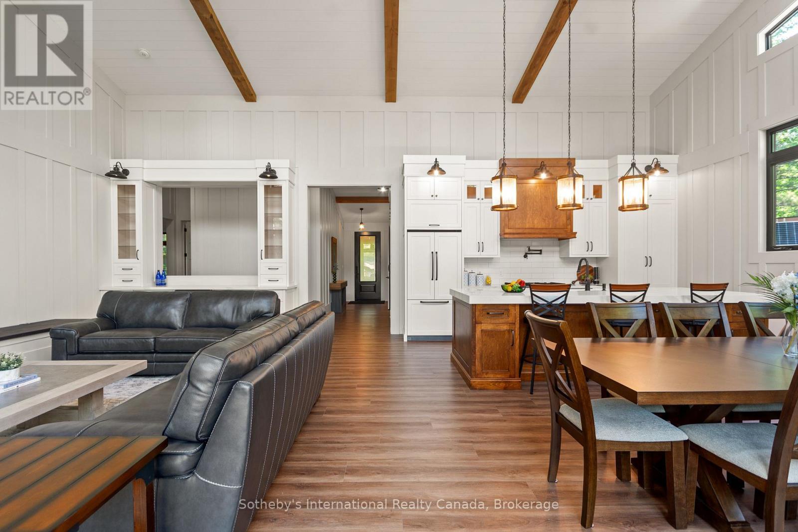 103 Whites Falls Road, Georgian Bay (Baxter), ON - Indoor Photo Showing Dining Room