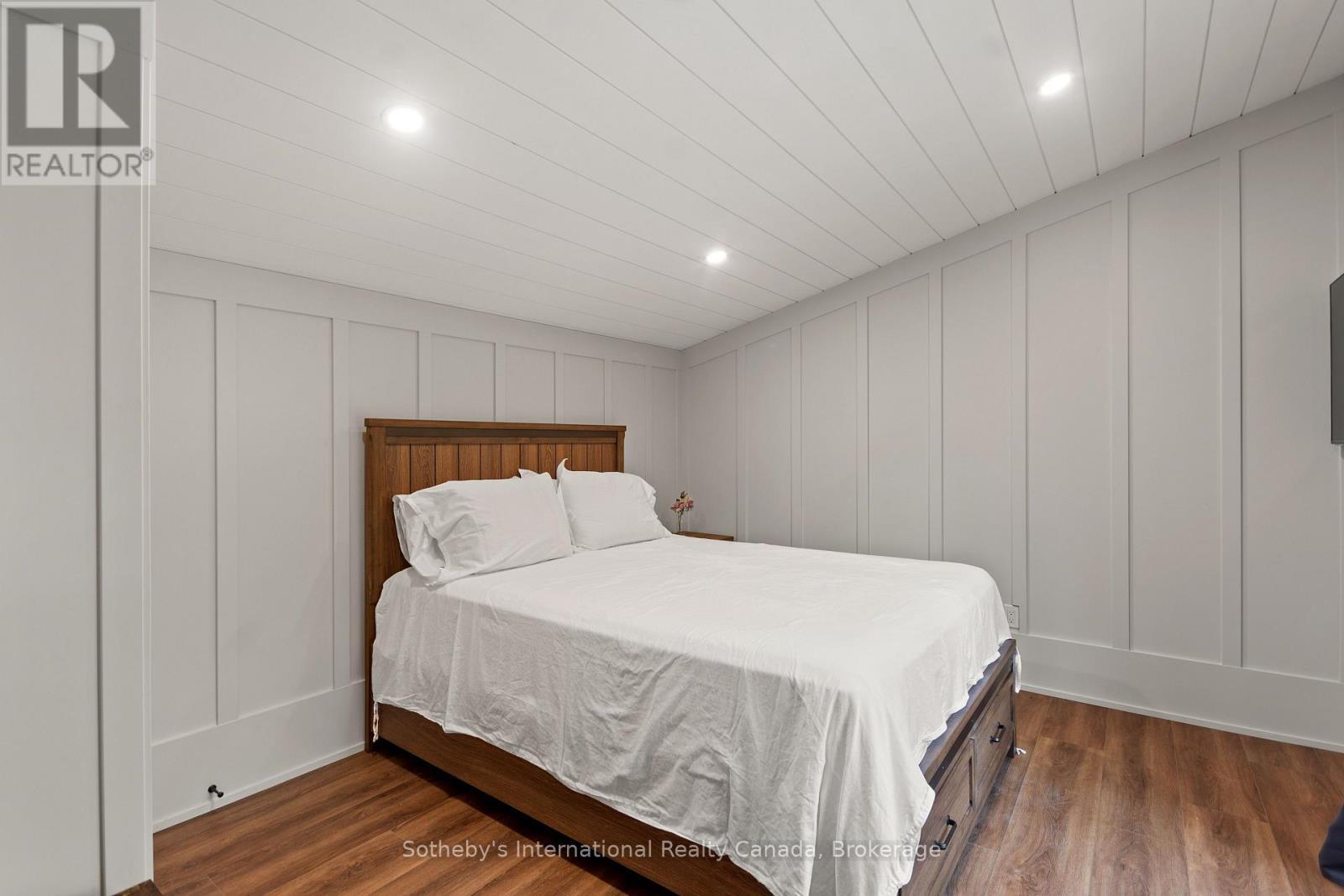 103 Whites Falls Road, Georgian Bay (Baxter), ON - Indoor Photo Showing Bedroom
