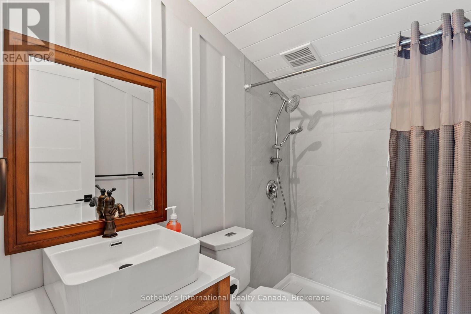 103 Whites Falls Road, Georgian Bay (Baxter), ON - Indoor Photo Showing Bathroom