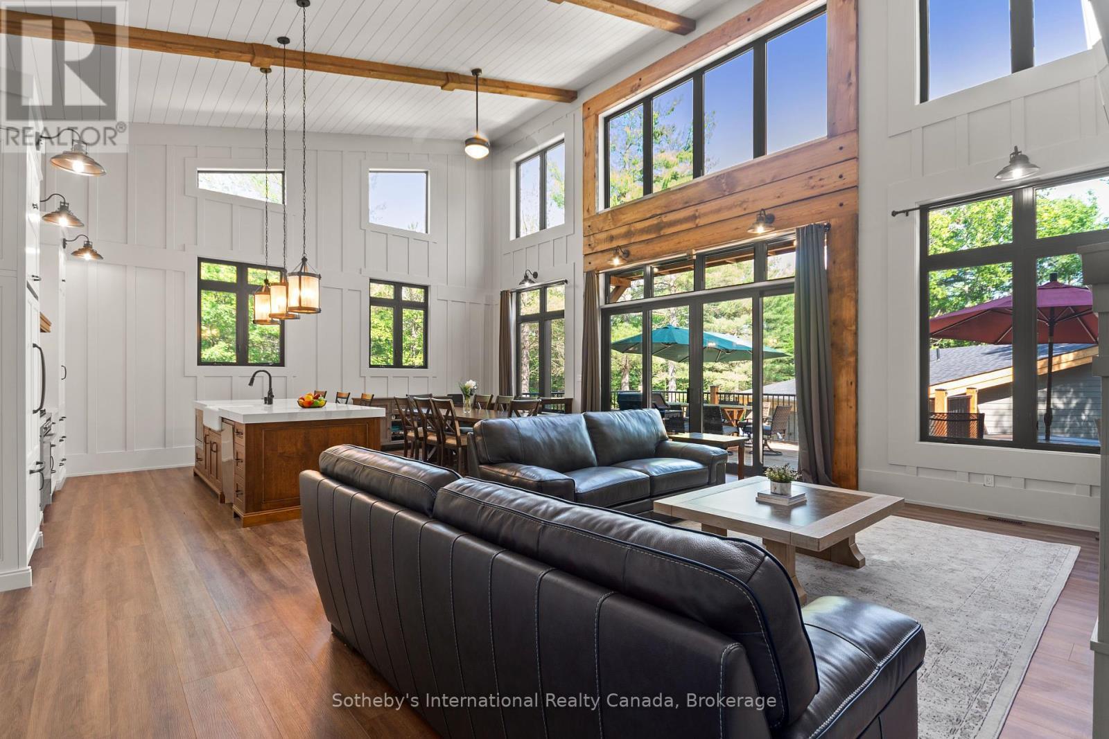 103 Whites Falls Road, Georgian Bay (Baxter), ON - Indoor Photo Showing Living Room
