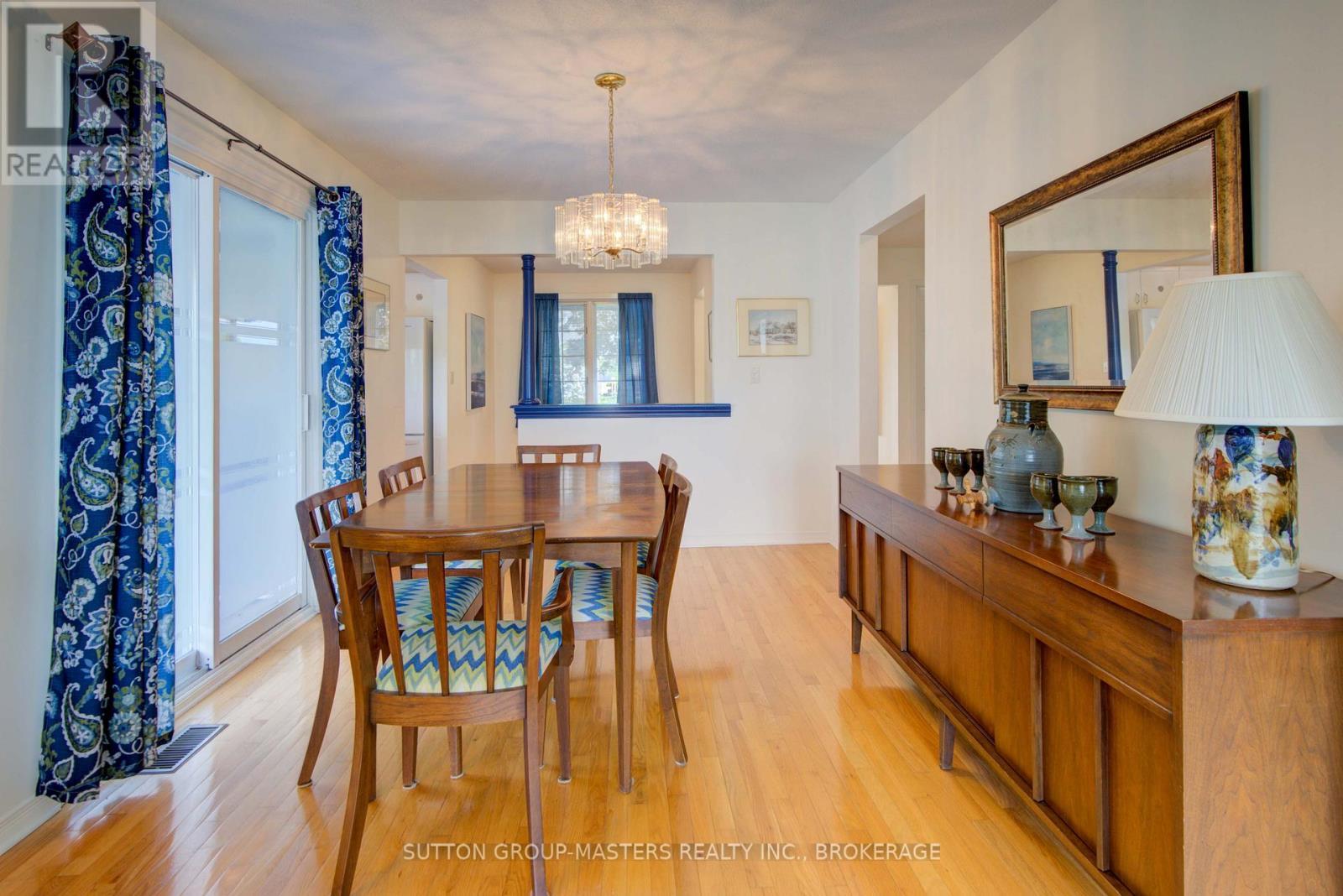 3 Abbey Dawn Drive, Loyalist (Bath), ON - Indoor Photo Showing Dining Room
