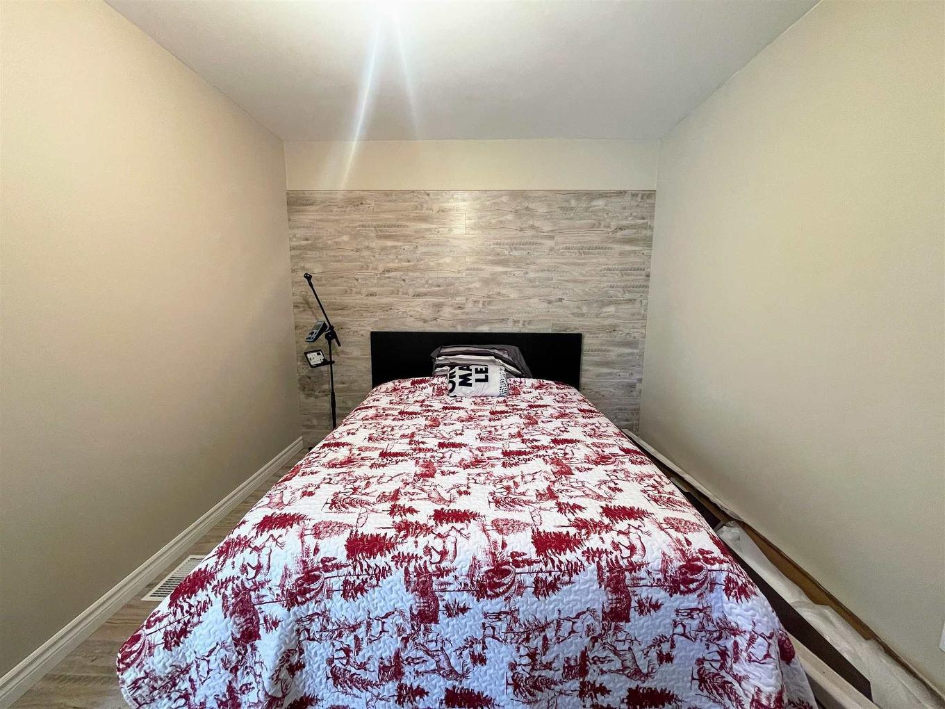 2 Essa Place, Manitouwadge, ON - Indoor Photo Showing Bedroom