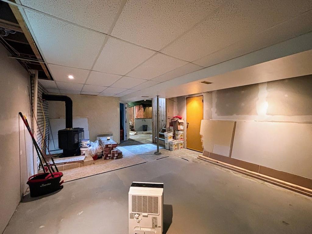 2 Essa Place, Manitouwadge, ON - Indoor