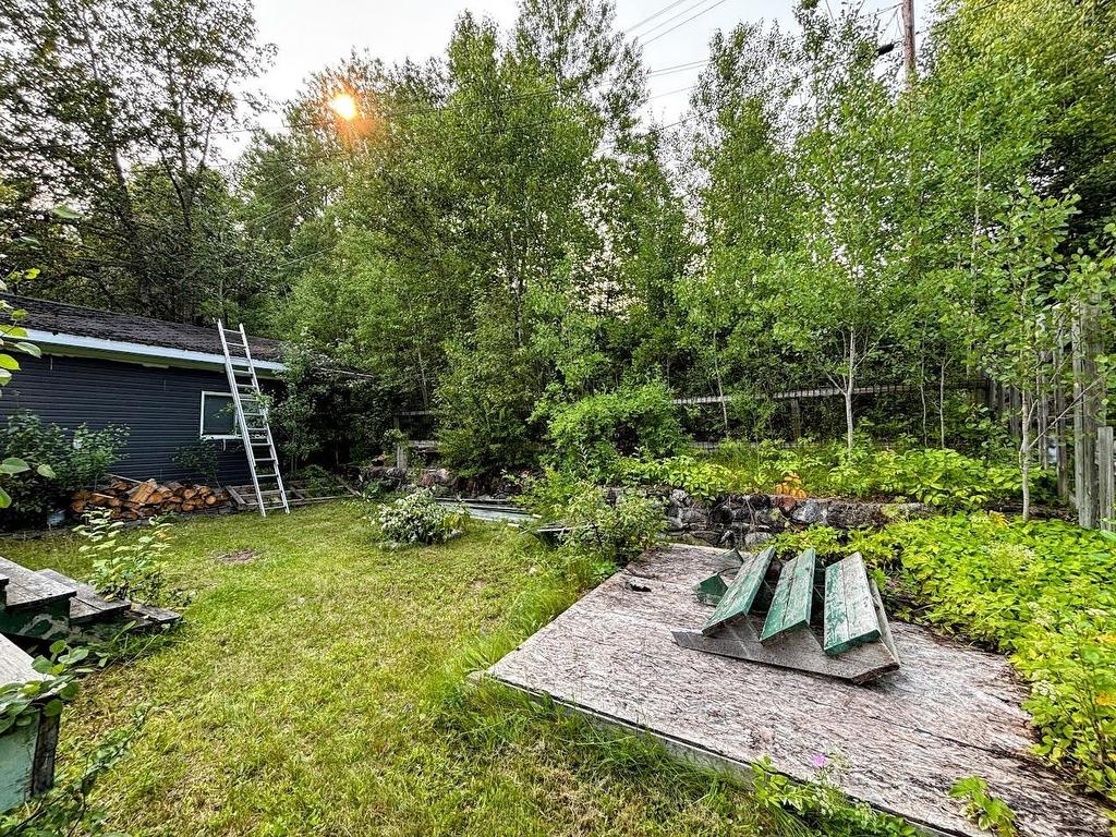 2 Essa Place, Manitouwadge, ON - Outdoor