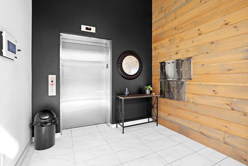 Hall d'entrée/Vestibule - 103-910 Boul. Du Curé-Labelle, Blainville, QC - Indoor Photo Showing Other Room