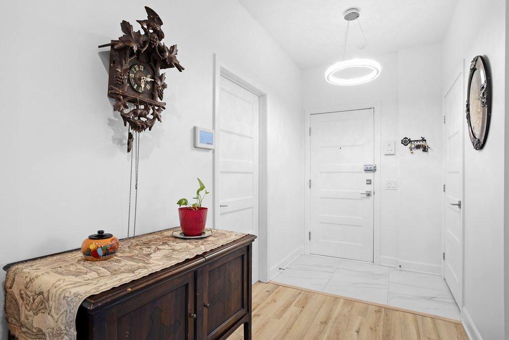 Hall d'entrée/Vestibule - 103-910 Boul. Du Curé-Labelle, Blainville, QC - Indoor Photo Showing Other Room
