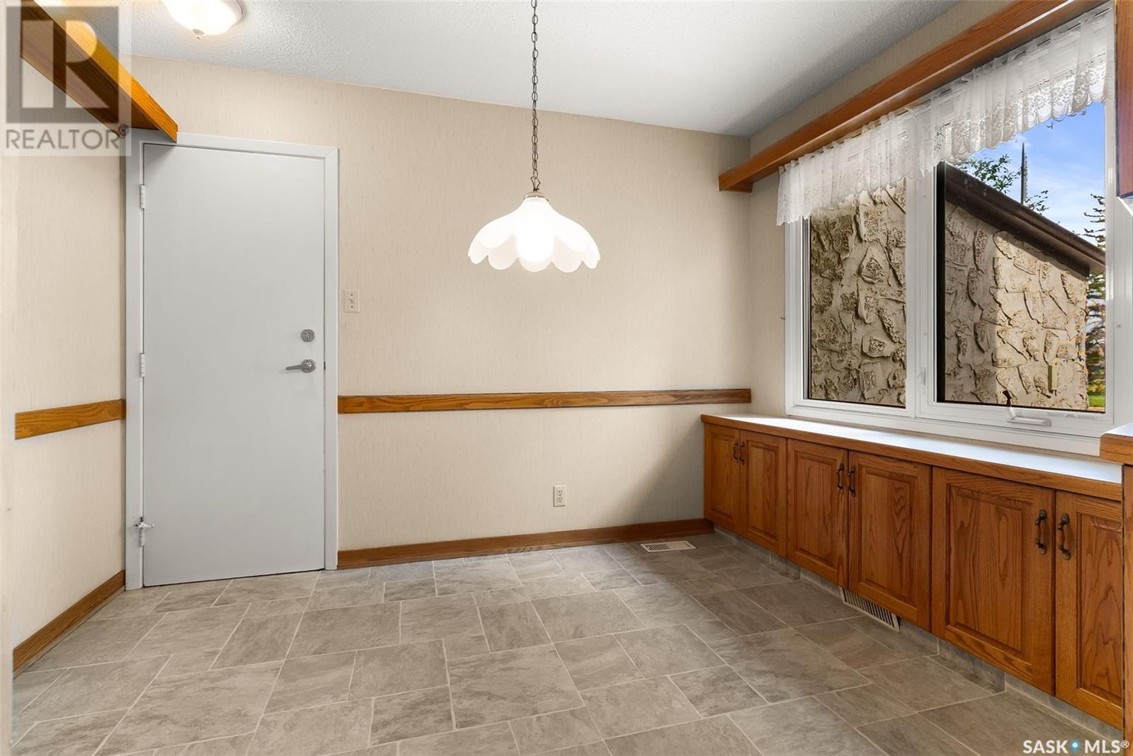 1615 23Rd Avenue, Regina, SK - Indoor Photo Showing Other Room