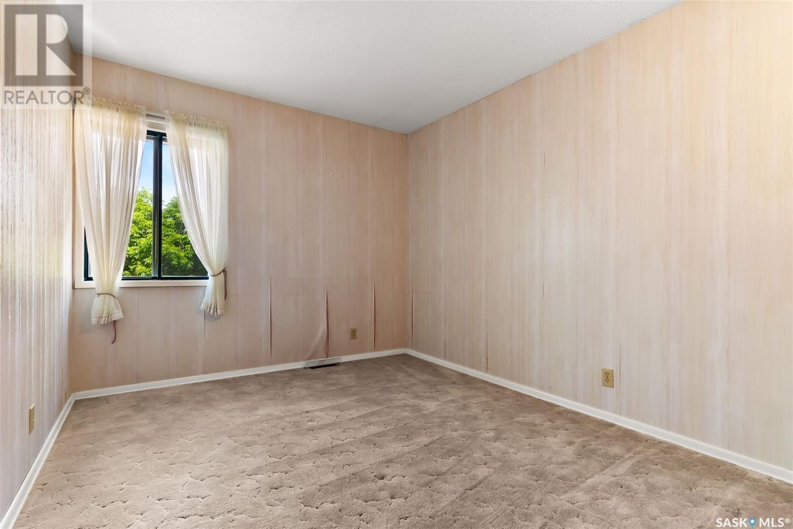 1615 23Rd Avenue, Regina, SK - Indoor Photo Showing Other Room