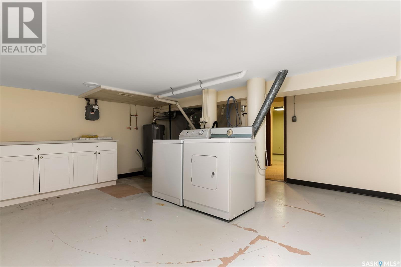 1615 23Rd Avenue, Regina, SK - Indoor Photo Showing Laundry Room