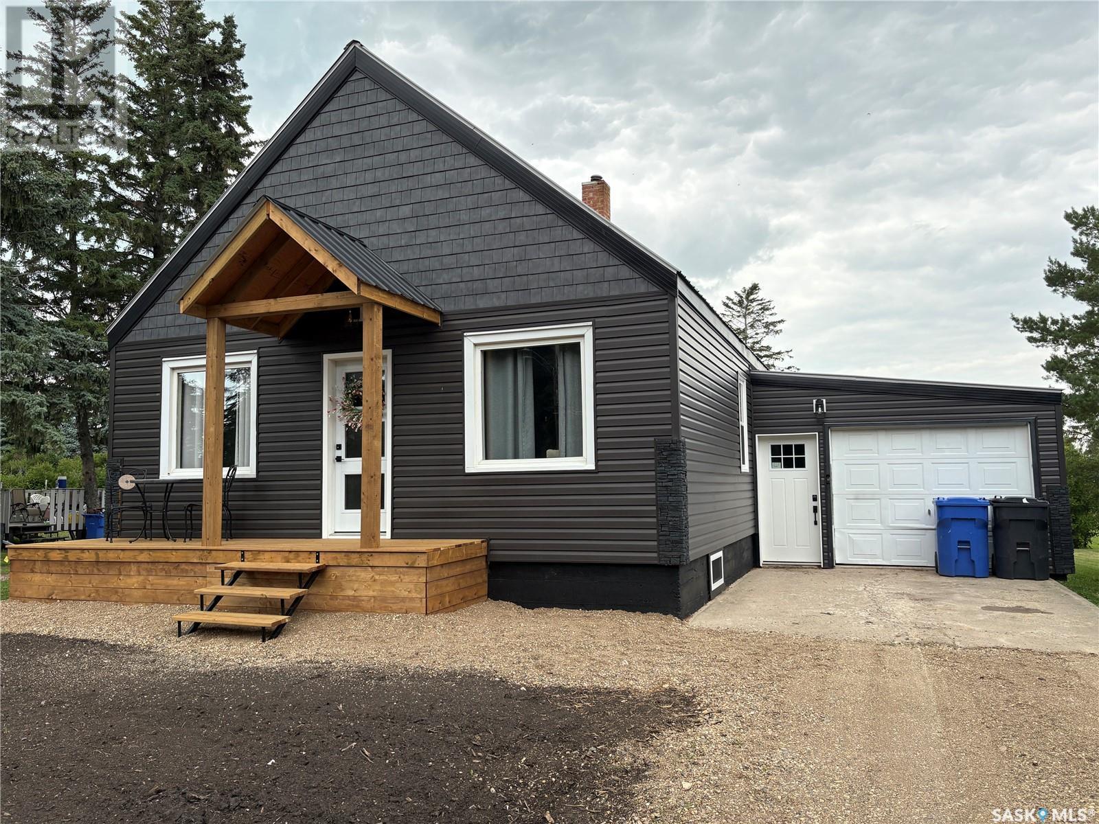 212 Riedel Avenue E, Langenburg, SK - Outdoor