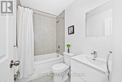 3rd Floor 4Pc Bathroom View -