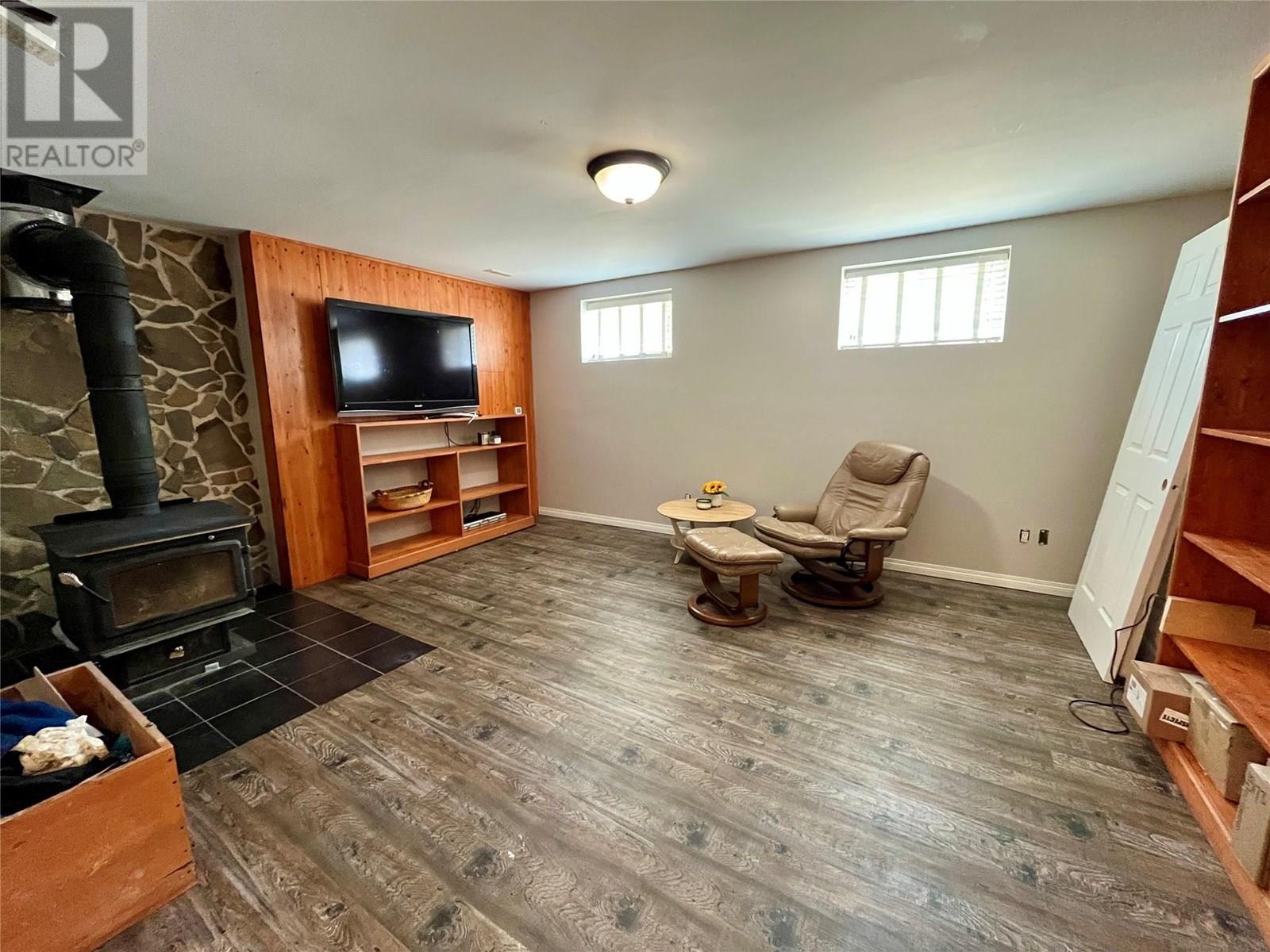 140 Wapiti Crescent, Tumbler Ridge, BC - Indoor With Fireplace