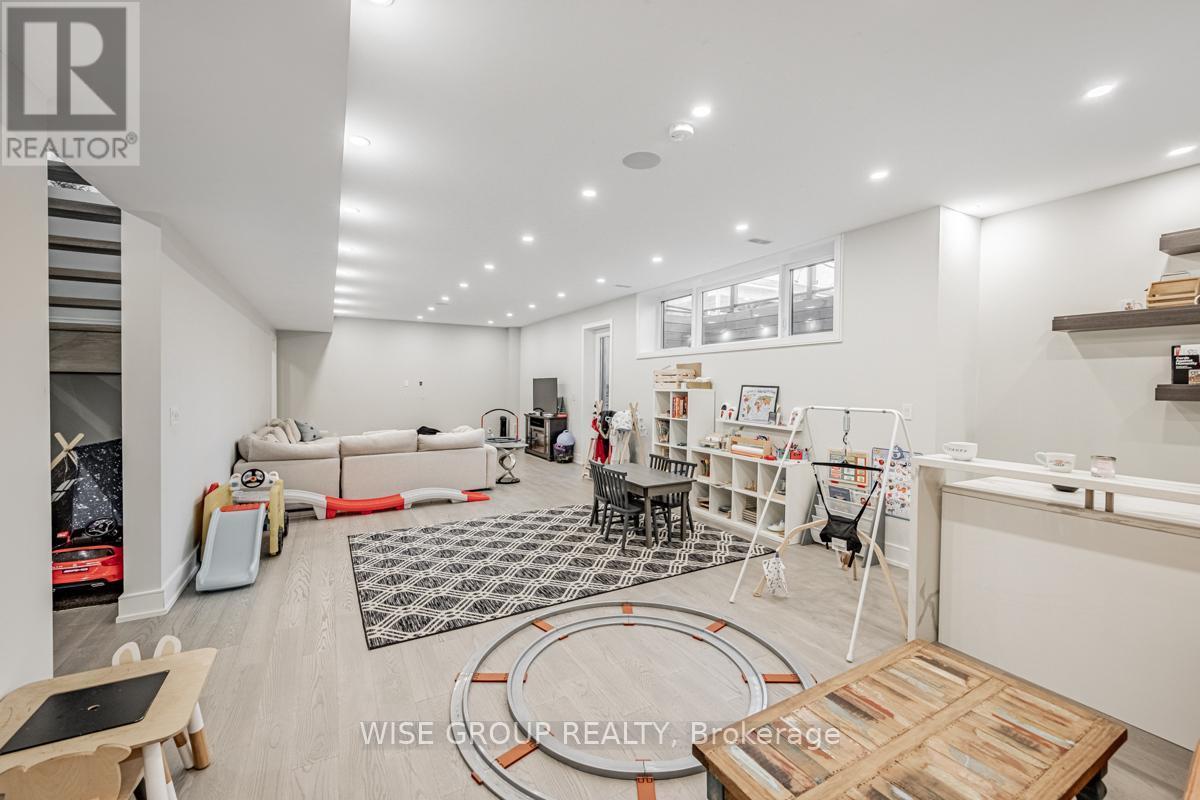 1322 Stanbury Road, Oakville, ON - Indoor