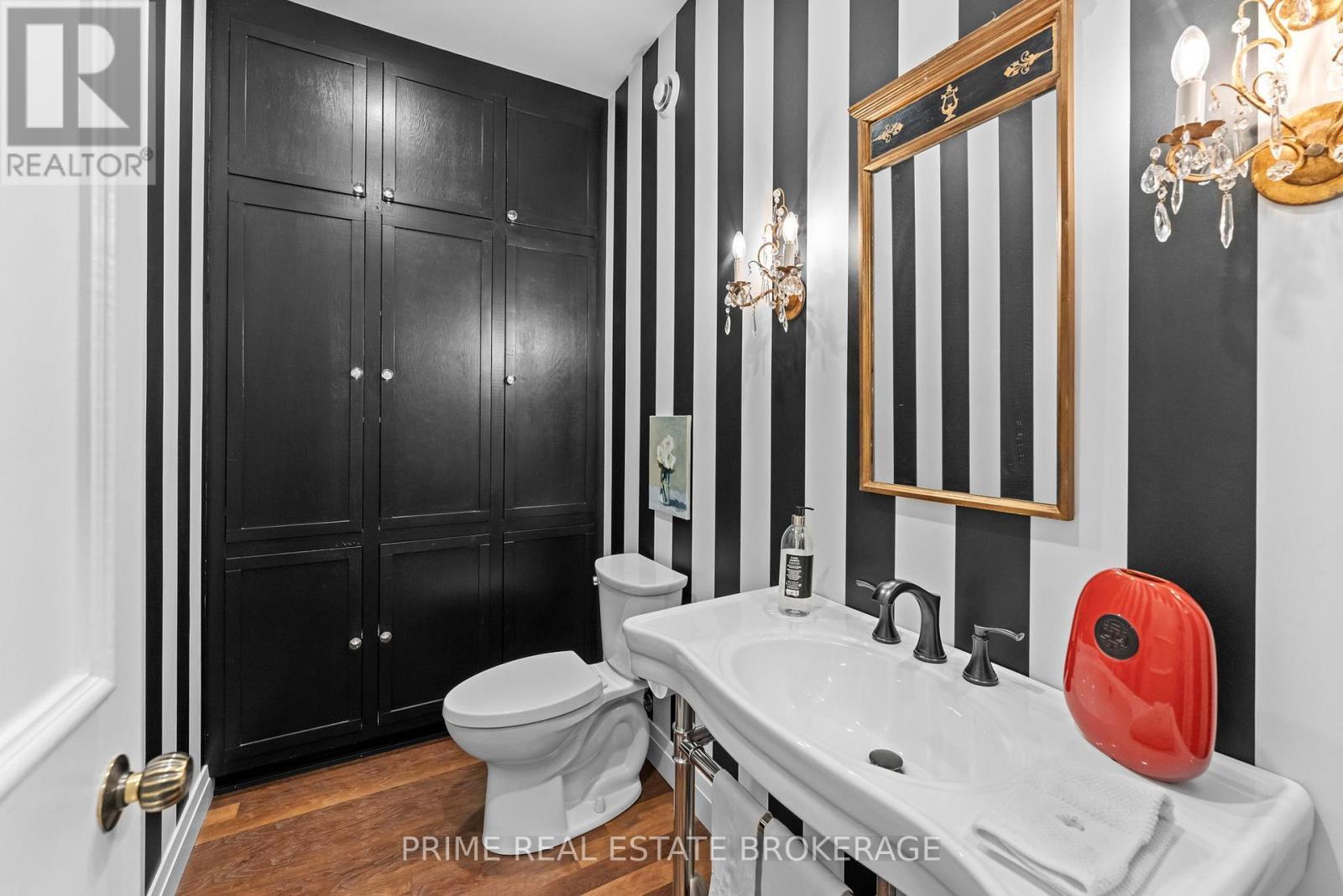 203 Riverside Drive, South Huron (Exeter), ON - Indoor Photo Showing Bathroom