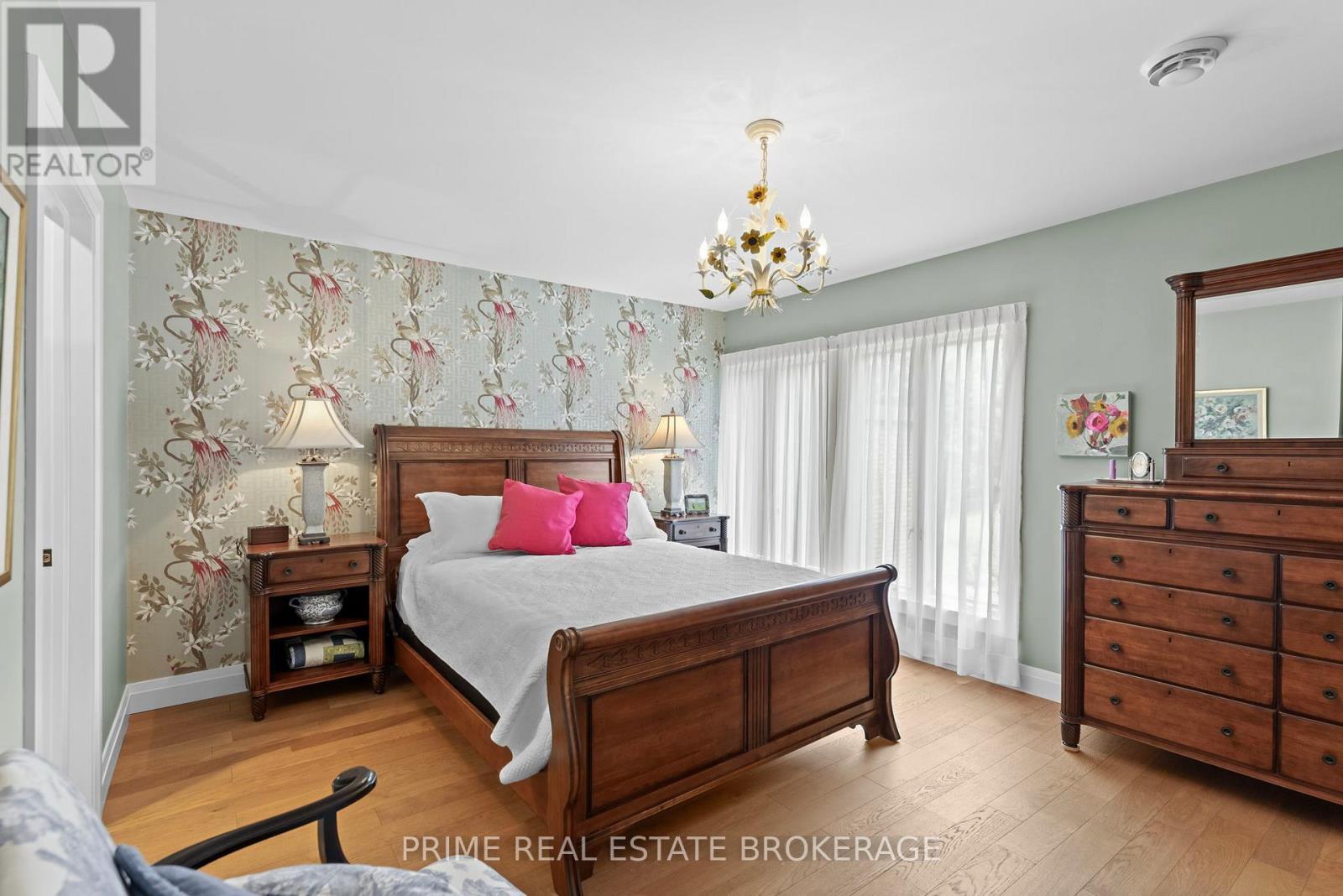203 Riverside Drive, South Huron (Exeter), ON - Indoor Photo Showing Bedroom