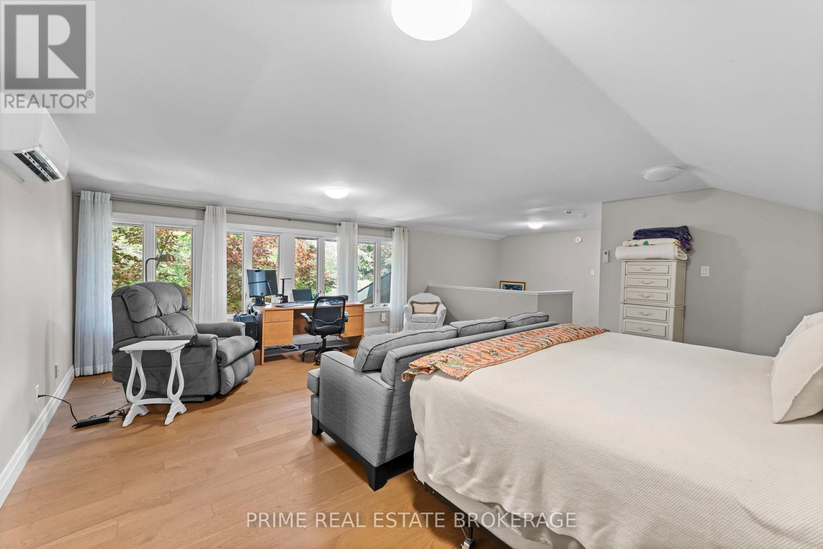 203 Riverside Drive, South Huron (Exeter), ON - Indoor Photo Showing Bedroom