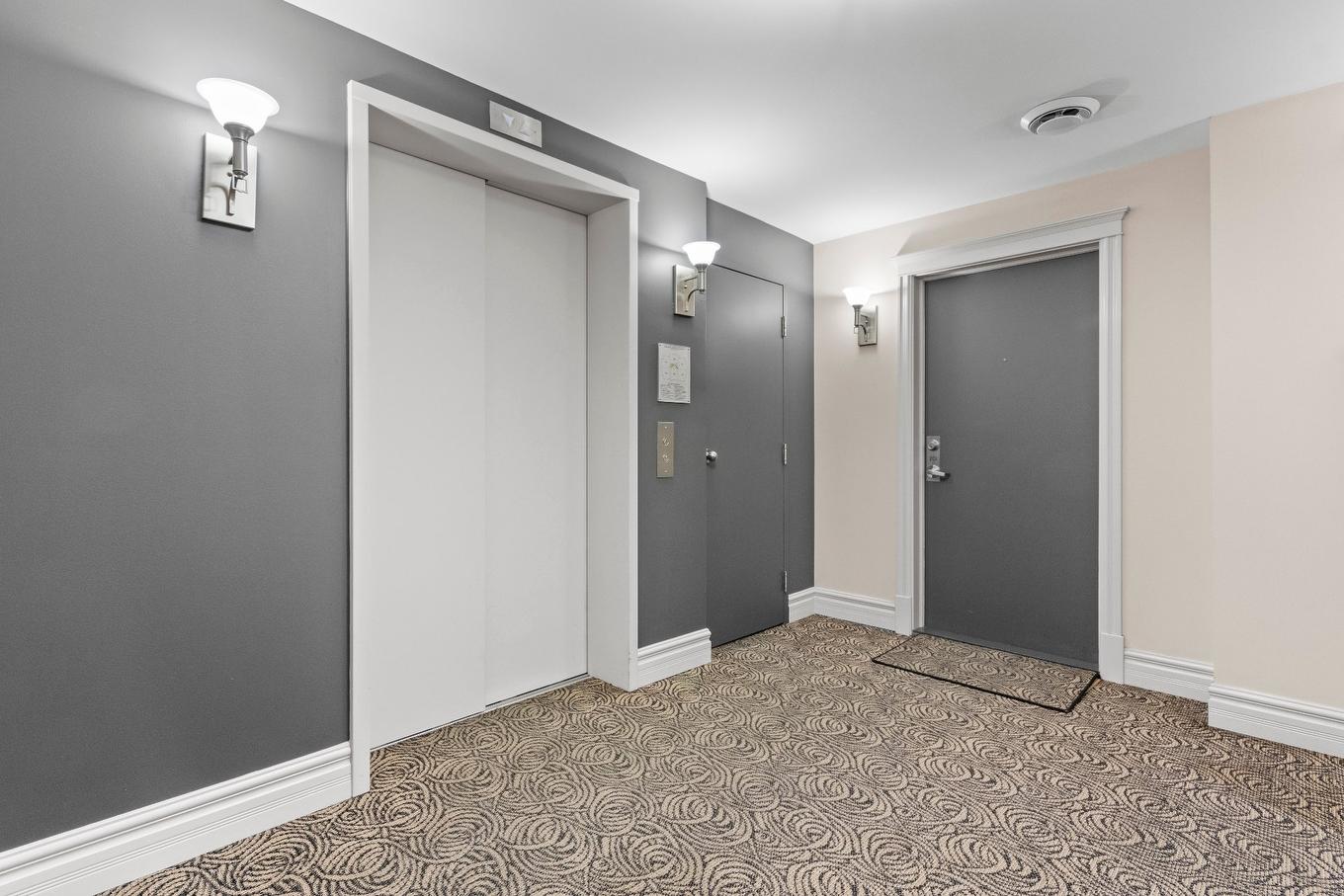 Elevator - 205-5400 Av. Colomb, Brossard, QC - Indoor Photo Showing Other Room