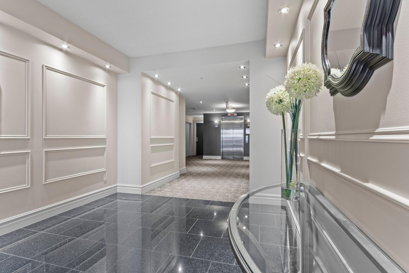 Exterior entrance - 205-5400 Av. Colomb, Brossard, QC - Indoor Photo Showing Other Room