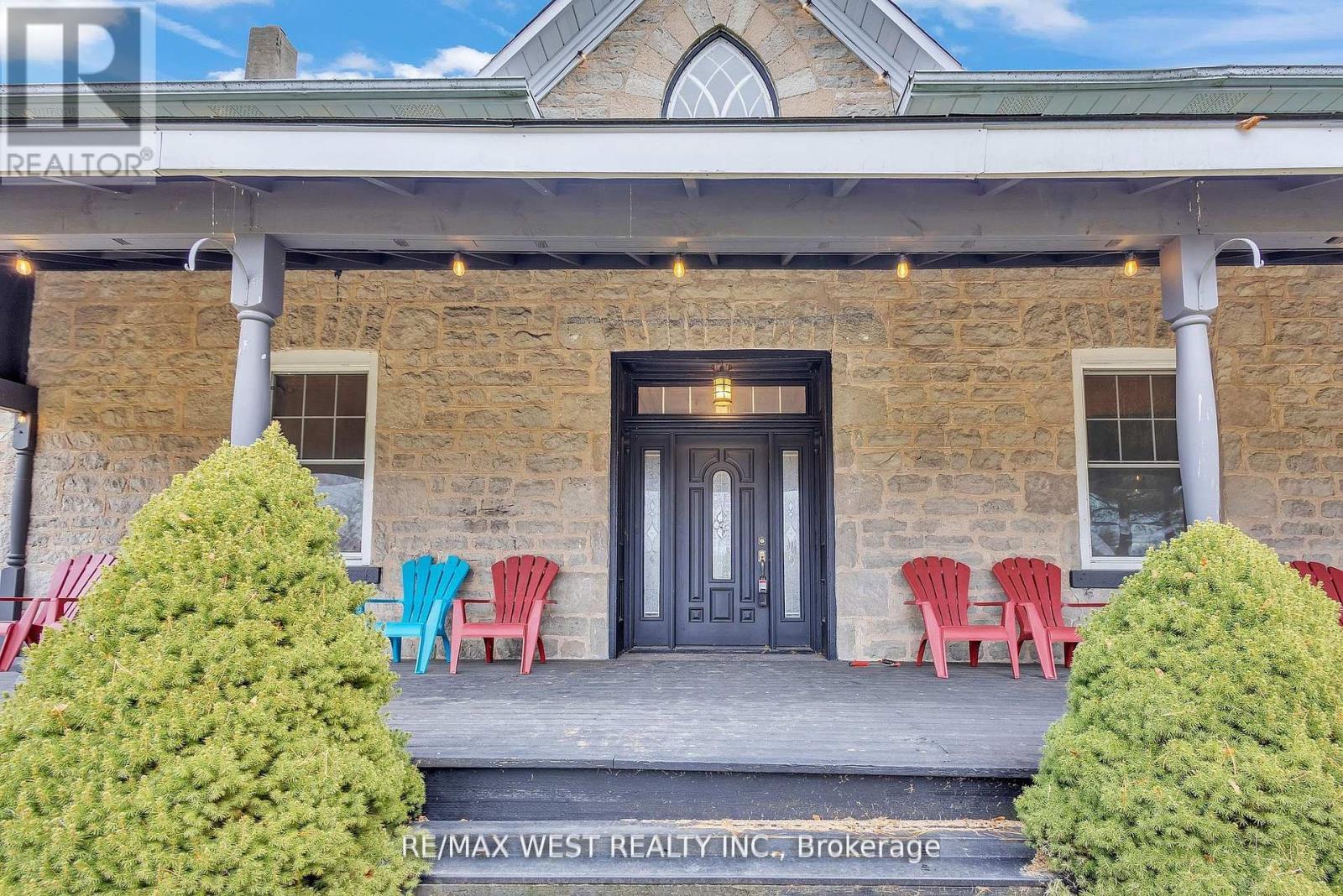 1802 Regional Road, Cambridge, ON - Outdoor