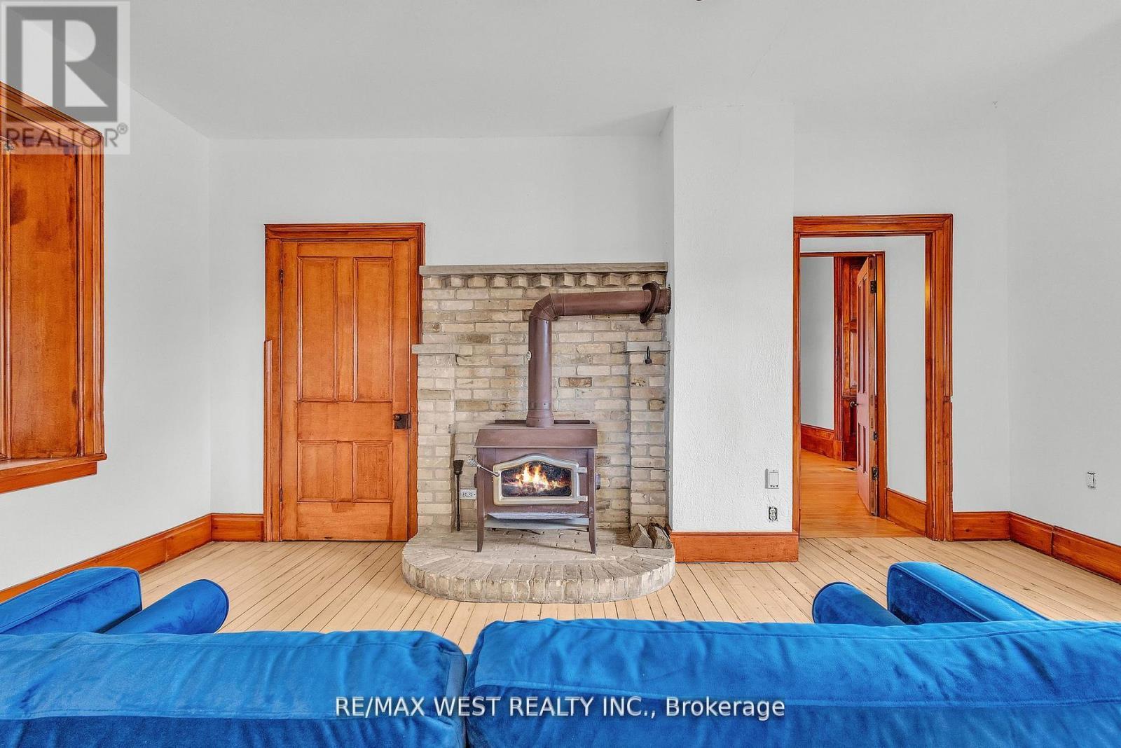 1802 Regional Road, Cambridge, ON - Indoor With Fireplace