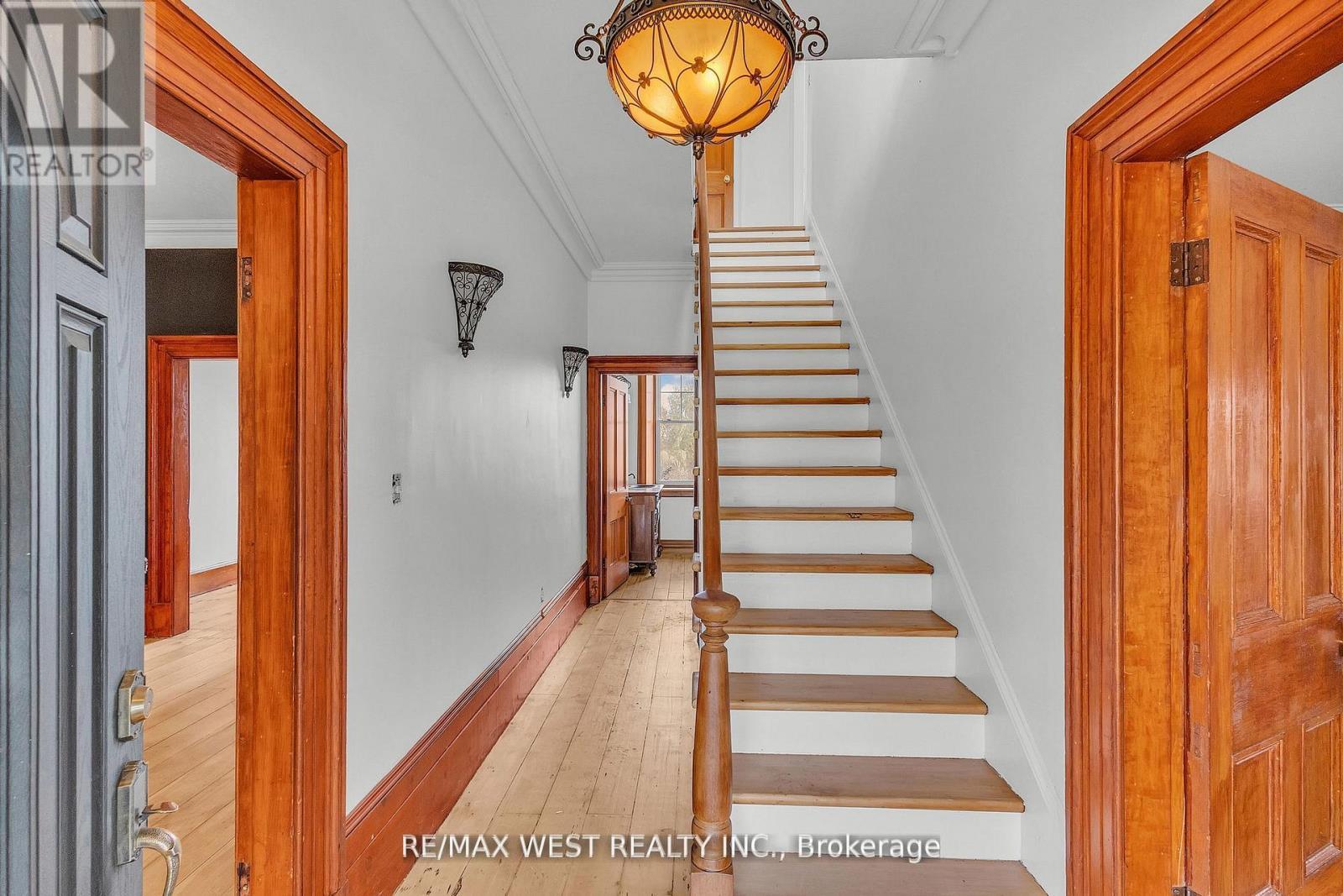 1802 Regional Road, Cambridge, ON - Indoor Photo Showing Other Room