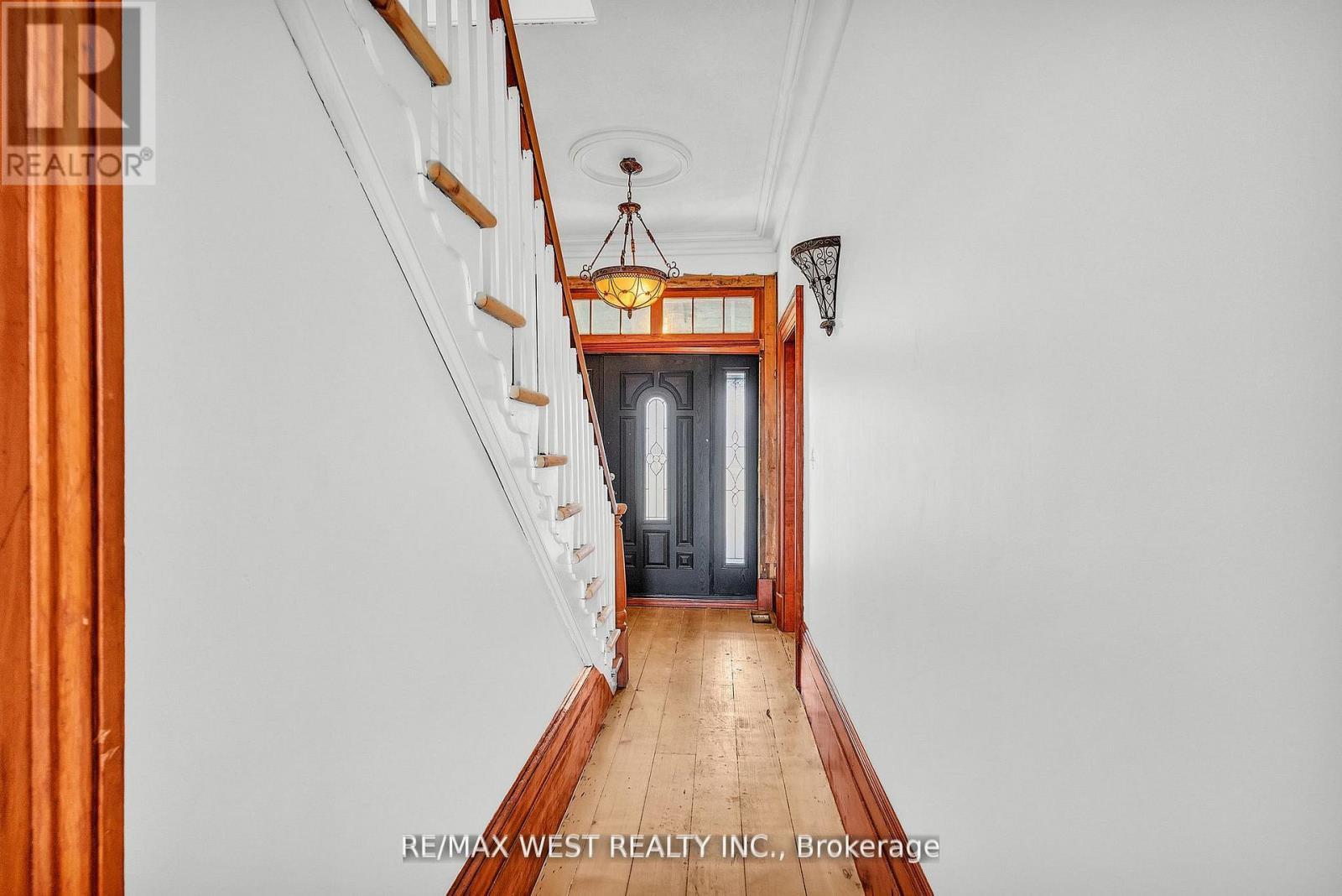 1802 Regional Road, Cambridge, ON - Indoor Photo Showing Other Room