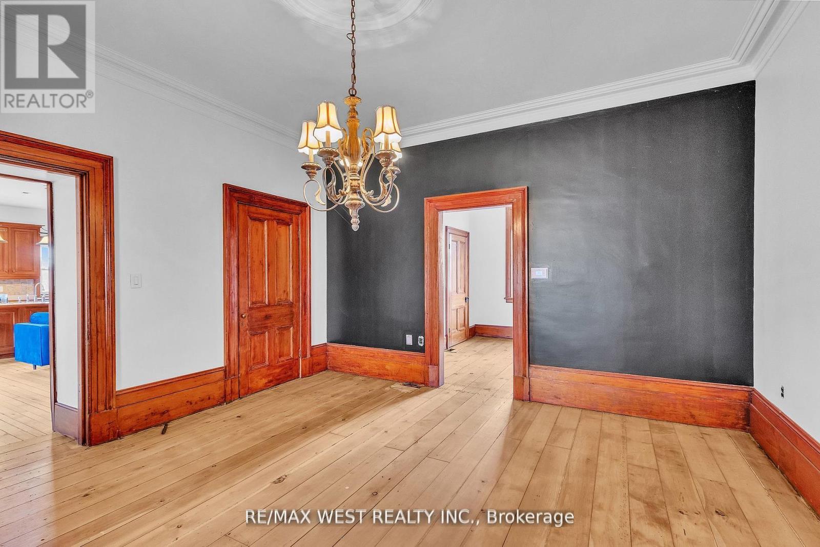 1802 Regional Road, Cambridge, ON - Indoor Photo Showing Other Room