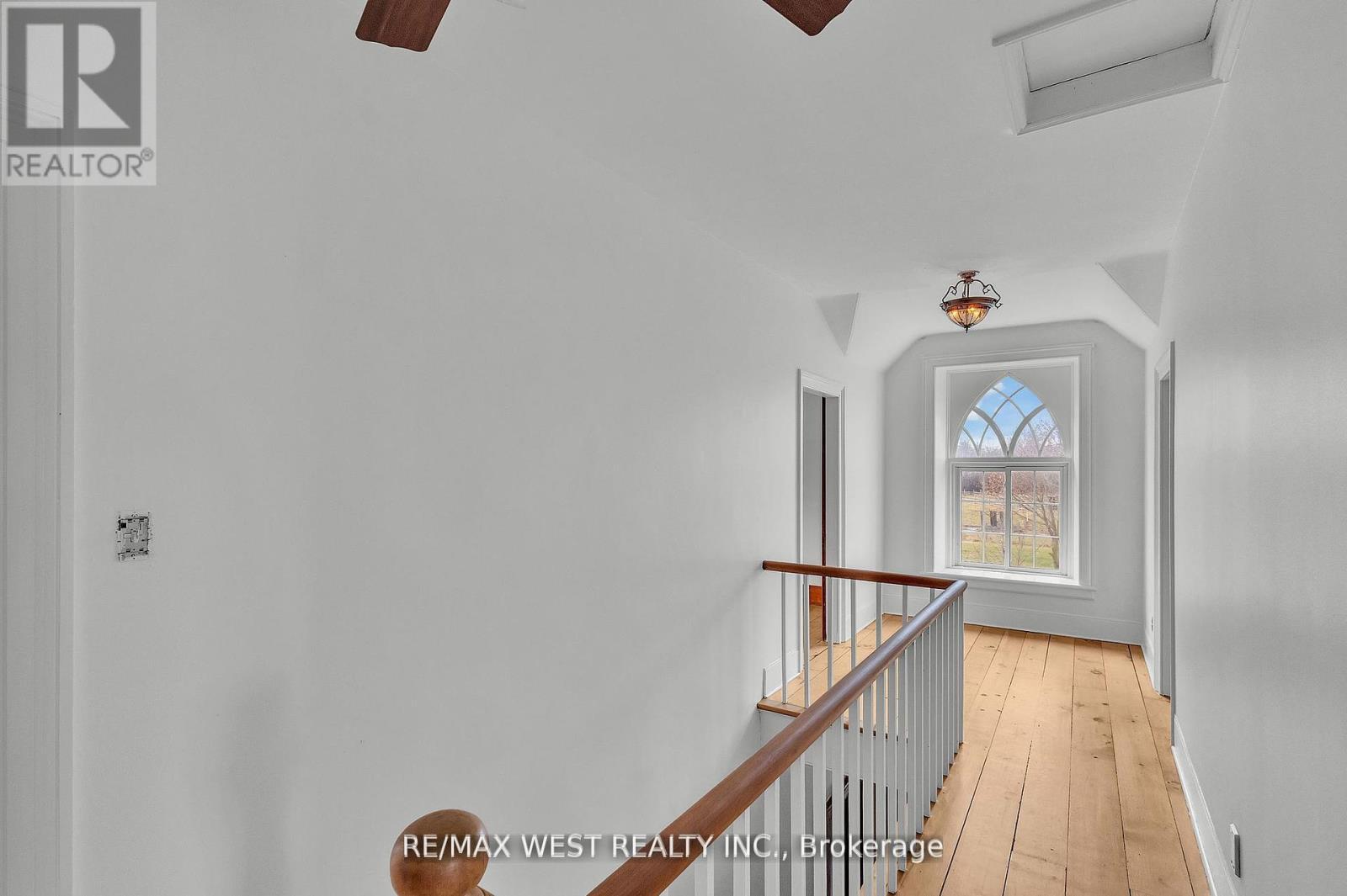 1802 Regional Road, Cambridge, ON - Indoor Photo Showing Other Room