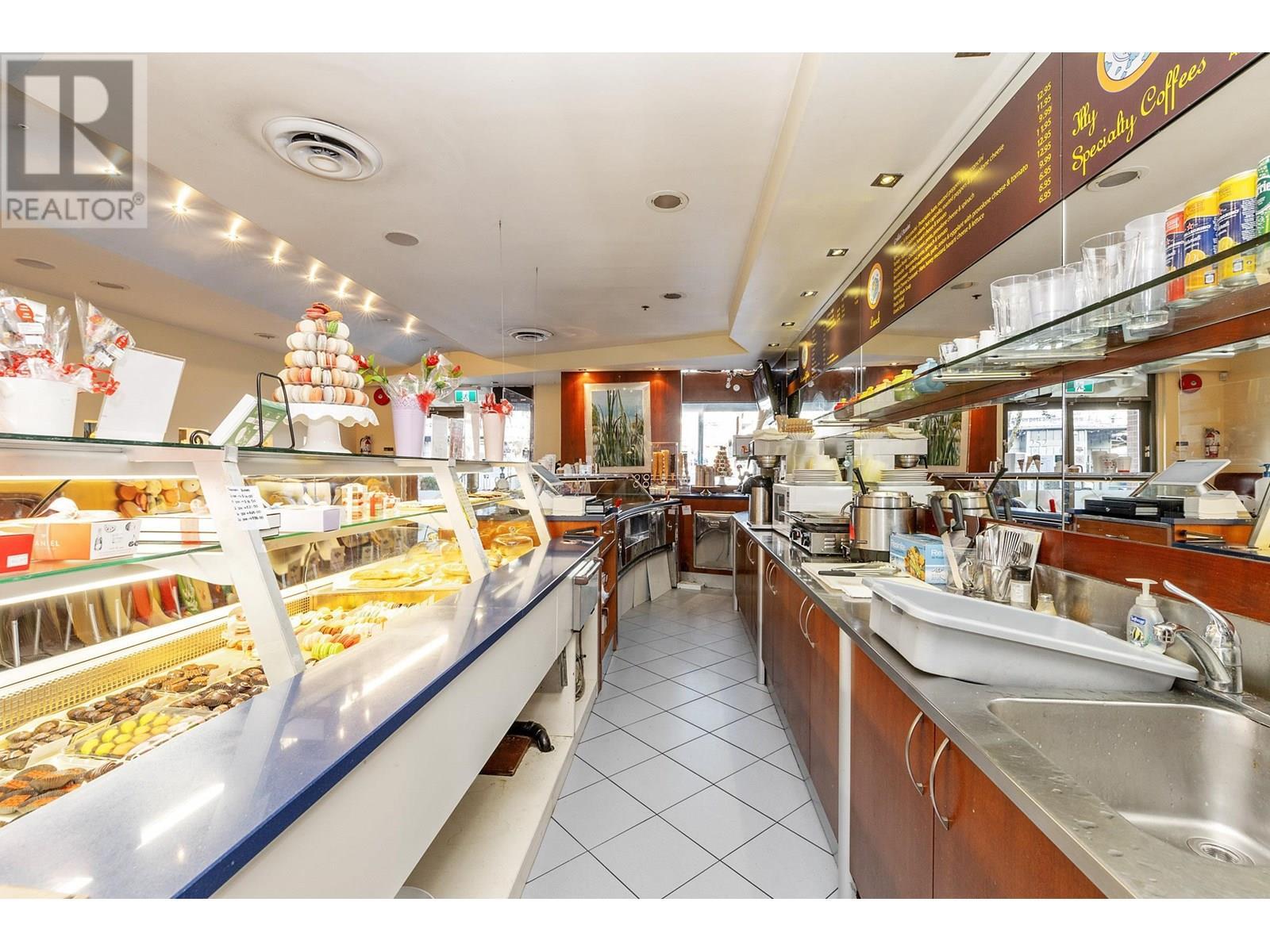 252 Newport Drive, Port Moody, BC