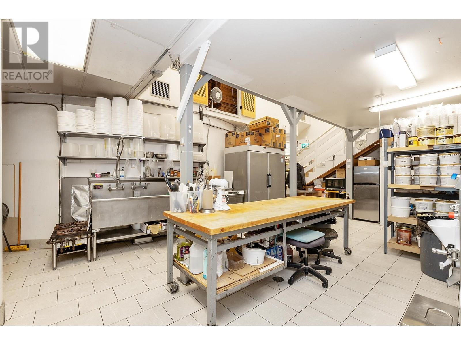 252 Newport Drive, Port Moody, BC