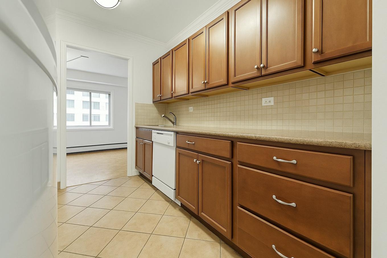 Kitchen - 107-5720 Boul. Cavendish, Côte-Saint-Luc, QC - Indoor Photo Showing Kitchen