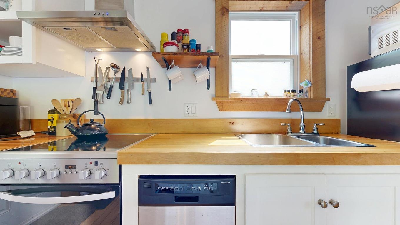 83 Golden Horizon Drive, South West Port Mouton, NS