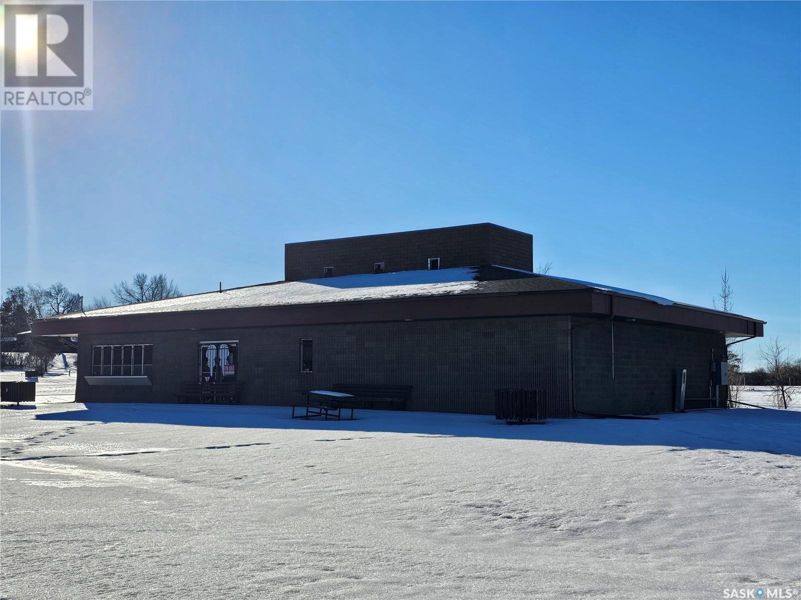 Beachside Store & Concession, Cochin, SK